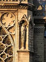 Paris - Notre Dame - Statue (01)